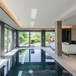 La Loge Aux Loups, A 100 M Du Lac, Piscine Interieure, Sauna, Cheminee, Local Skis Velos