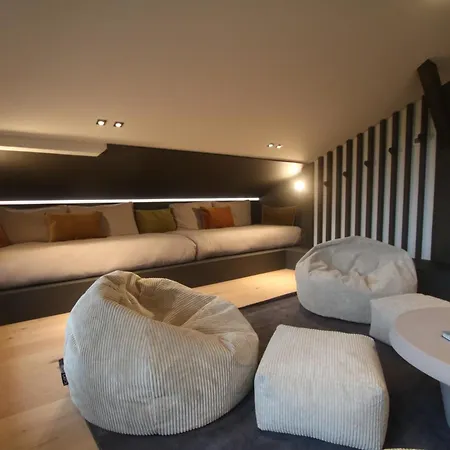 La Loge Aux Loups, Contemporaine Avec Piscine Interieure, Sauna, Local Skis Et Velos, A 100 M Du Villa