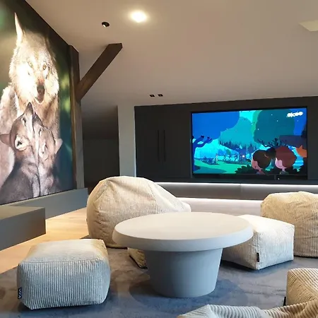 Villa La Loge Aux Loups, Contemporaine Avec Piscine Interieure, Sauna, Local Skis Et Velos, A 100 M Du Gerardmer