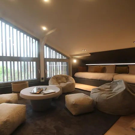 La Loge Aux Loups, Contemporaine Avec Piscine Interieure, Sauna, Local Skis Et Velos, A 100 M Du Villa *