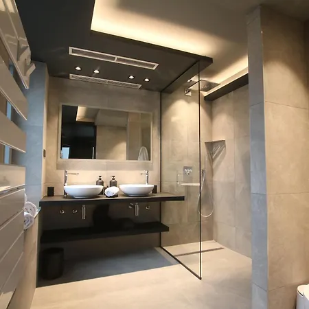 La Loge Aux Loups, Contemporaine Avec Piscine Interieure, Sauna, Local Skis Et Velos, A 100 M Du Villa