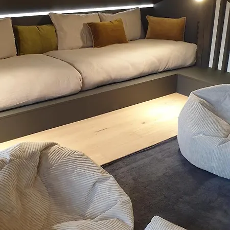 La Loge Aux Loups, Contemporaine Avec Piscine Interieure, Sauna, Local Skis Et Velos, A 100 M Du