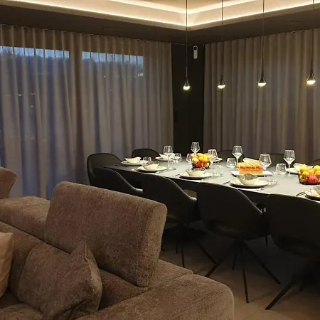 La Loge Aux Loups, Contemporaine Avec Piscine Interieure, Sauna, Local Skis Et Velos, A 100 M Du Gerardmer