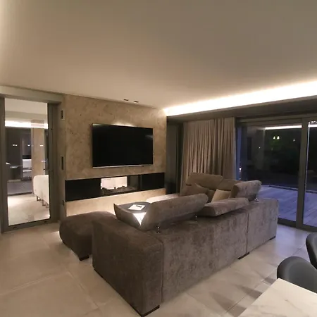 La Loge Aux Loups, Contemporaine Avec Piscine Interieure, Sauna, Local Skis Et Velos, A 100 M Du Villa