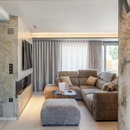 La Loge Aux Loups, A 100 M Du Lac, Piscine Interieure, Climatisation, Local Velos * جوراردُميه