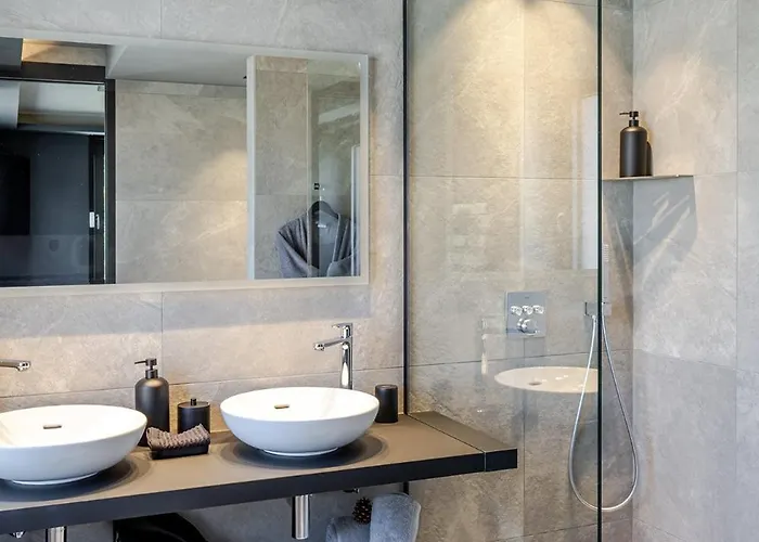 Vila La Loge Aux Loups, A 100 M Du Lac, Piscine Interieure, Sauna, Cheminee, Local Skis Velos *