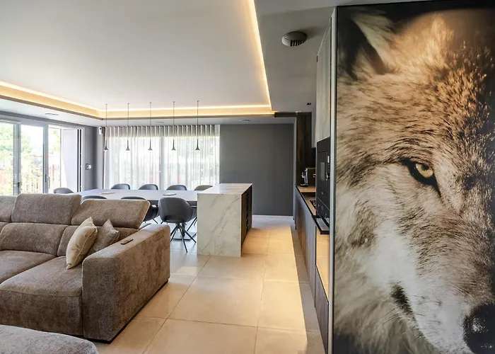 La Loge Aux Loups, A 100 M Du Lac, Piscine Interieure, Sauna, Cheminee, Local Skis Velos Vila